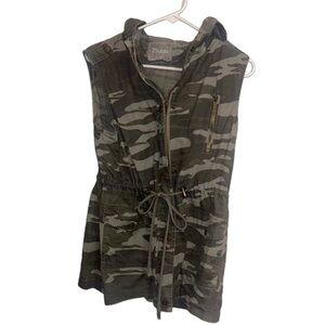 2Sable Boutique Camo Army Green Olive Hooded Zipup Vest Medium